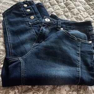 Women’s Cropped Jeans